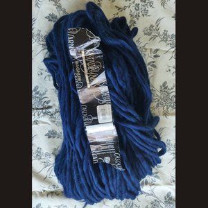 Wool. 100% Peruvian highland wool.